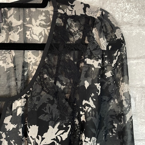 Oh Baby by Motherhood Lace Floral Blouse - Picture 2 of 6